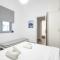 Renovated 5 Bdr House near Acropolis - New Beds, Terrace & Green Yard