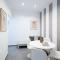 Renovated 5 Bdr House near Acropolis - New Beds, Terrace & Green Yard
