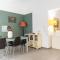 Renovated 5 Bdr House near Acropolis - New Beds, Terrace & Green Yard
