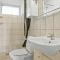 2 Bedroom Nice Home In Roslev - Roslev