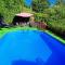 Ancienne forge, aire de loisirs avec piscine - Marigny