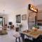 Oak Wood - Sea View Exclusive Maisonette