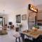 Oak Wood - Sea View Exclusive Maisonette