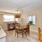 2 Bed, 1 Bath, Upper Level Unit