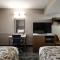 Monte Carlo Inn Toronto West Suites