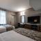 Monte Carlo Inn Toronto West Suites