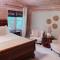 Secluded Spacious Cabin in Cary - Cary