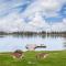 Beautiful Private Lake Lodge with Private Dock and Mountain Views - Spanaway