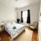 Spacious 6 Bedroom Herne Bay Villa - Close to CBD - Free WIFI - Auckland