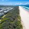 Penthouse with Rooftop and Spa - 3 BR Bali Resort in Kingscliff 1324