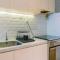 Spacious and Homey 2BR at Tree Park City Cikokol Apartment By Travelio - 当格浪