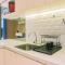 Spacious and Homey 2BR at Tree Park City Cikokol Apartment By Travelio - 当格浪