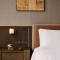 Conrad Chongqing - Indulge in the magical 8D city landscape