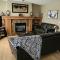 Spacious comfortable Air-Conditioned. Near airport!