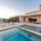 Jerina Mansion by PikHost