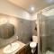 Villa les Volets Bleus an authentic house in the heart of the city center - فونتين-دي-فوكلوز