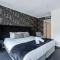 Modern Nomads Elegant Studio in the Heart of CBD with Pool & Balcony