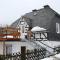 Helle Wohnung bei Willingen mit Terrasse