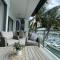 Absolutely Lovely Waterfront Apartment 333