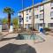 Days Inn & Suites by Wyndham Mesa Near Phoenix - ميسا