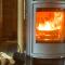 Authentic Log Cottage with Hot Tub