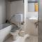 Spacious and bright apt in Eksarchia - Athènes