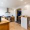 Spacious 4 Bed for Large groups and Contractors - Sleeps 7 - 莱斯特