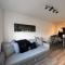 Apartment Close to the Studios