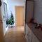 Sunny Mountain View apartment - Razlog