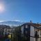 Sunny Mountain View apartment - Razlog