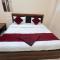 Hotel R K Stay & Palace Near Ram Lalla Temple - 800 Meter Ayodhya - होटल आर के स्टे एंड पैलेस राम लला मंदिर के पास - 800 मीटर अयोध्या- श्री राम जन्मभूमि तीर्थ क्षेत्र - Ayodhya