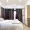 4 Bedroom comfy home walking distance to mall - Ujong Salang