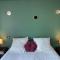 STUDIO CAMP NATURISTE VUE MER, le Gilyves cocooning
