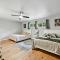 Stylish Downtown Gem - Sleeps 8 - Fire pit - Ensuite Baths - Austin