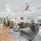 Stylish Downtown Gem - Sleeps 8 - Fire pit - Ensuite Baths - Austin