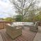 Stylish Downtown Gem - Sleeps 8 - Fire pit - Ensuite Baths - Austin