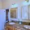 Villa Olivietta by Last Key Realty - 基韦斯特