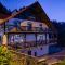 Q Chalet