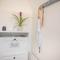 Stylish 91sqm Victoria 2 bedroom Apartment