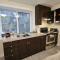 Metropolis MetroTown Area lovely place 2 or 1 bedrooms suite