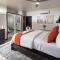 Deanys Uptop Luxury Suite