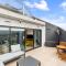 Sky Tower View 2BR Apt w Gym & Pool Access - أوكلاند