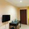Penarak Bamboo Beach Motel