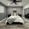 ModernHideaway-Sofi,Forum,Intuit - هاوثورن
