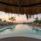 StayVista at Artisanal Heights with Jacuzzi and Infinity Pool - Una