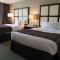 Country Inn & Suites by Radisson, Effingham, IL