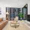 Stunning Apartment at Marvel Stadium with Parking & Amenities