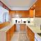 Amazing 2 bedroom apartment overlooking the Marina of Vourkari