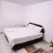 separate entrance room - 艾恩