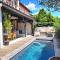 Charming house with pool, near metro - Lyon